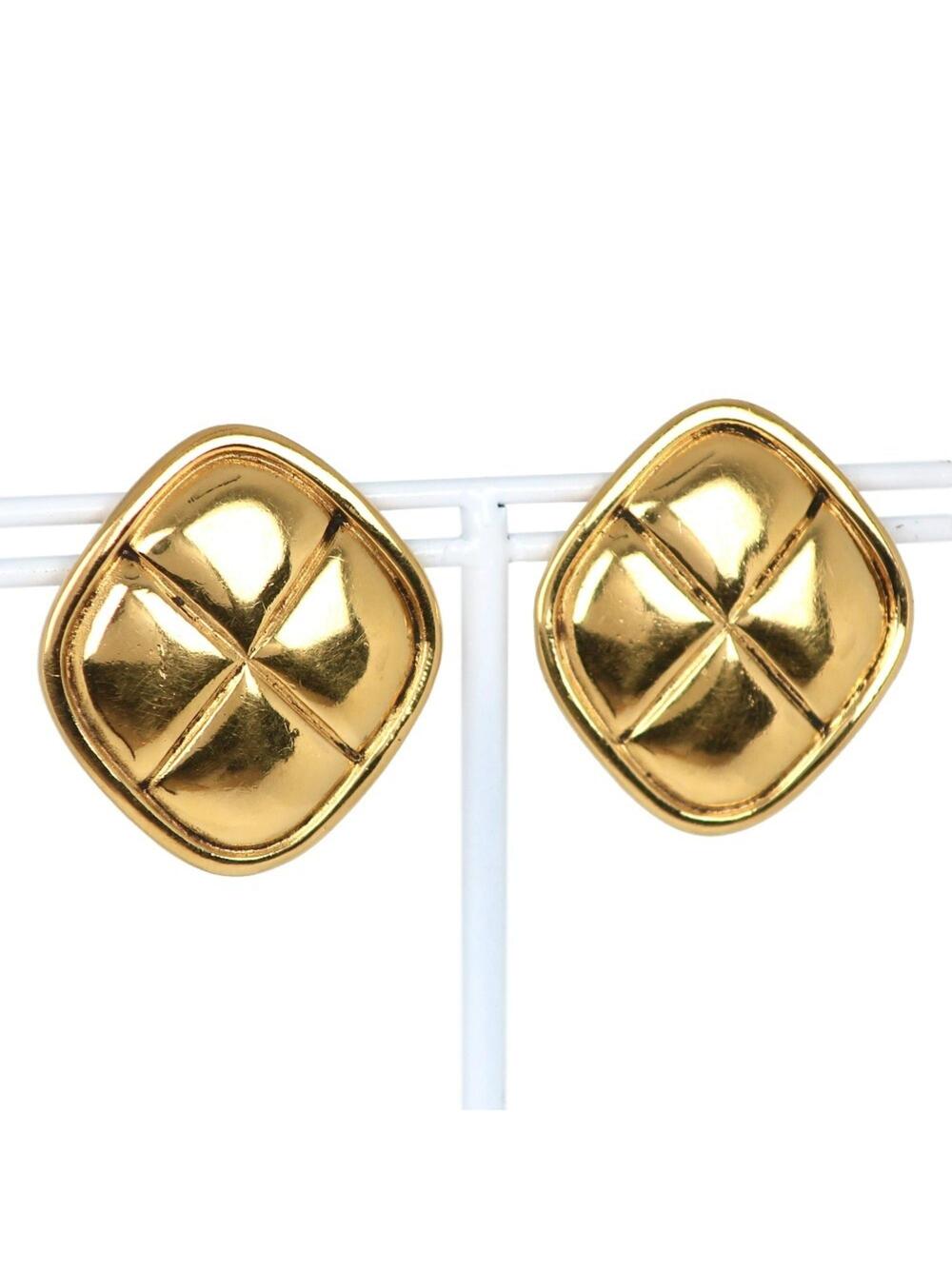 Chanel Vintage Earrings Gold-Tone Metal #228751C81B